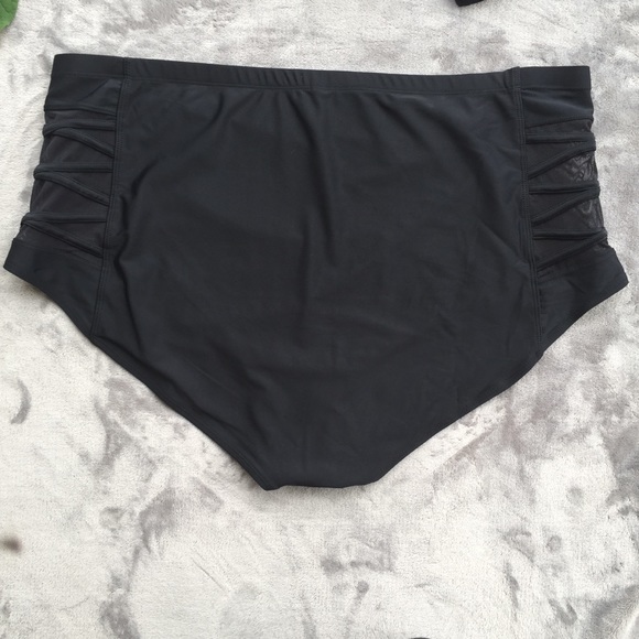 Black Lattice Front Wireless Bikini Set - Picture 7 of 8